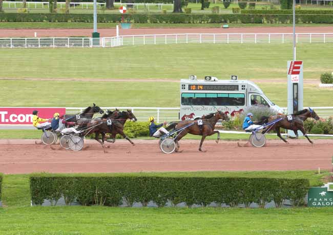 Photo d'arrivée de la course pmu PRIX DU PALAIS DE CHAILLOT à ENGHIEN le Samedi 16 juillet 2016