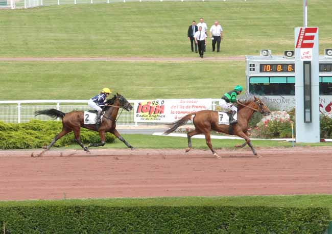 Photo d'arrivée de la course pmu PRIX DE LA PORTE DE SEVRES à ENGHIEN le Samedi 16 juillet 2016