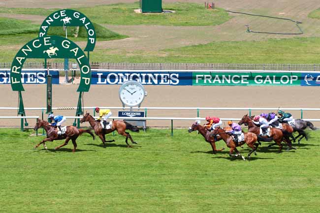 Photo d'arrivée de la course pmu PRIX DE CHEVRIERES à CHANTILLY le Lundi 18 juillet 2016