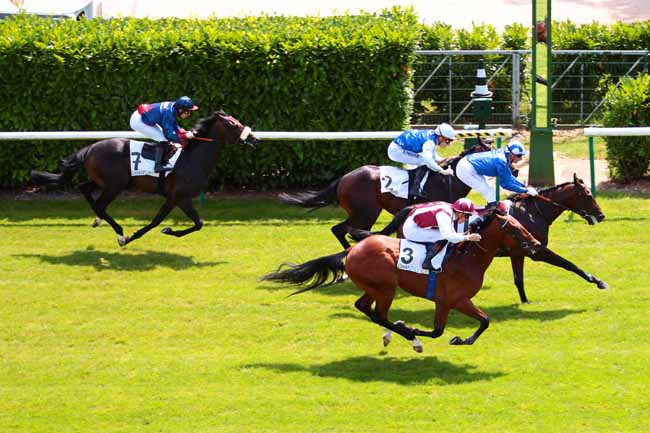 Photo d'arrivée de la course pmu PRIX DU SOLEIL DE BRETAGNE à CHANTILLY le Lundi 18 juillet 2016