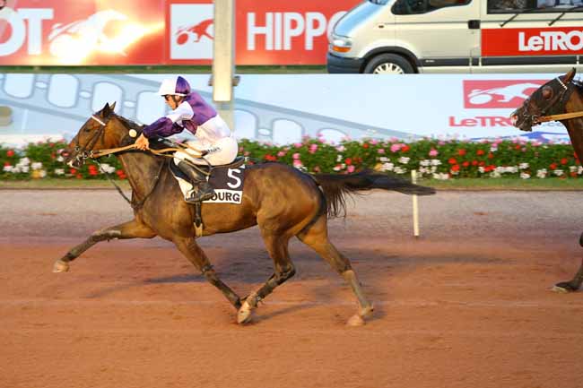 Photo d'arrivée de la course pmu PRIX FANDANGO à CABOURG le Vendredi 22 juillet 2016