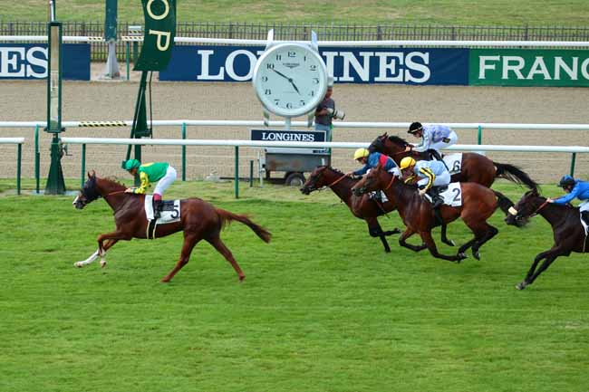 Photo d'arrivée de la course pmu PRIX DE MONTLOGNON à CHANTILLY le Vendredi 22 juillet 2016
