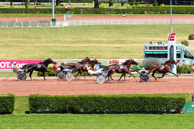 Photo d'arrivée de la course pmu PRIX DE LA PORTE MONTMARTRE à ENGHIEN le Samedi 23 juillet 2016