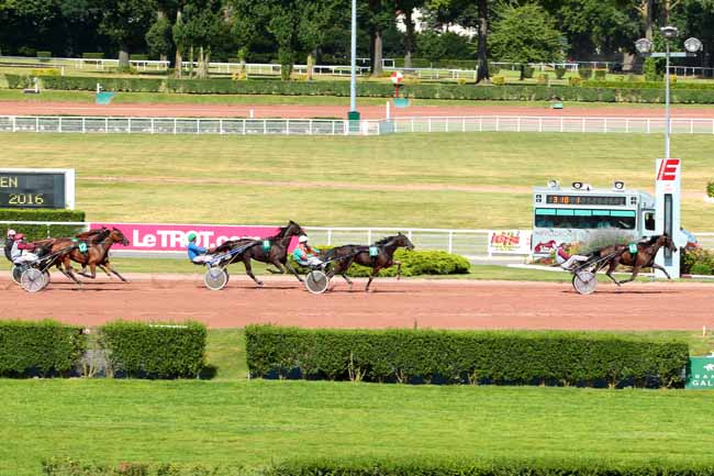 Photo d'arrivée de la course pmu PRIX DE ROME à ENGHIEN le Samedi 23 juillet 2016