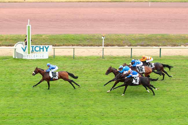 Photo d'arrivée de la course pmu PRIX DES COURSES INTERNATIONALES DE BADEN BADEN à VICHY le Lundi 25 juillet 2016