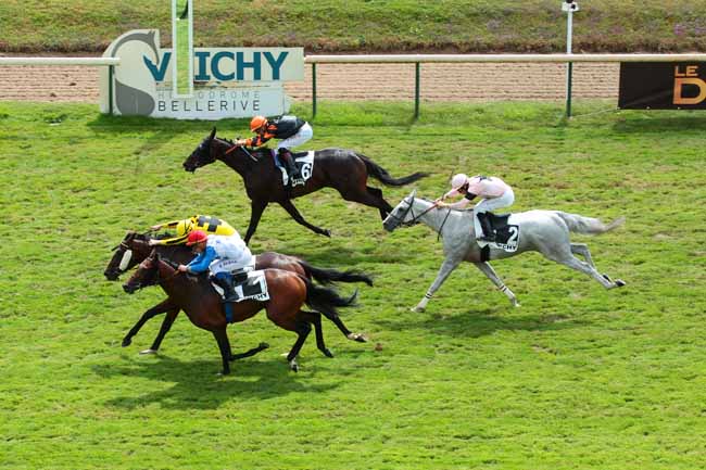 Photo d'arrivée de la course pmu PRIX DU GOLF DE MONTPENSIER à VICHY le Jeudi 28 juillet 2016
