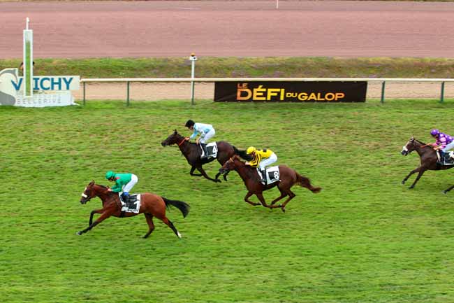 Photo d'arrivée de la course pmu PRIX OMBRETTE à VICHY le Jeudi 28 juillet 2016