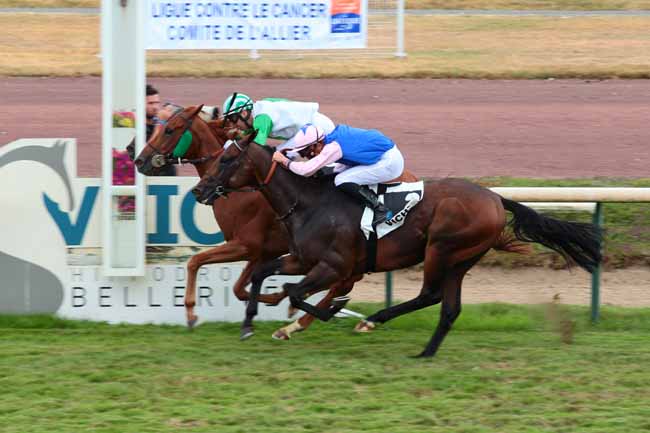 Photo d'arrivée de la course pmu PRIX HUBERT BAGUENAULT DE PUCHESSE à VICHY le Jeudi 28 juillet 2016