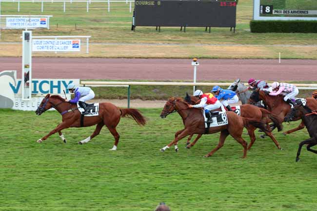 Photo d'arrivée de la course pmu PRIX DES ARVERNES à VICHY le Jeudi 28 juillet 2016