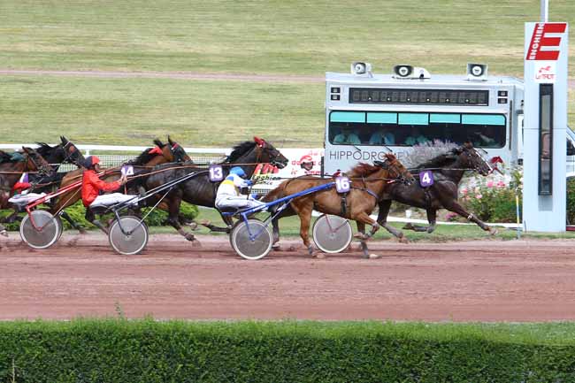 Photo d'arrivée de la course pmu PRIX DE LA PLACE RODIN à ENGHIEN le Jeudi 28 juillet 2016