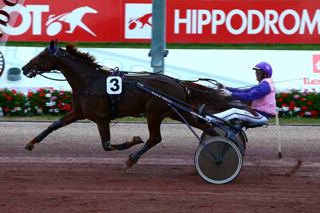 Photo d'arrivée de la course pmu PRIX MICHEL D'ORNANO à CABOURG le Vendredi 29 juillet 2016