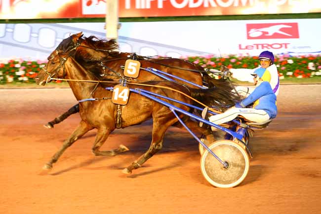 Photo d'arrivée de la course pmu PRIX DU CONSEIL REGIONAL (GR B) à CABOURG le Vendredi 29 juillet 2016