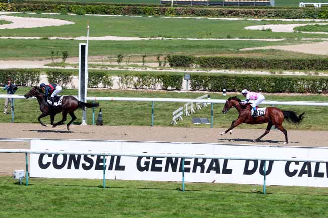 Photo d'arrivée de la course pmu PRIX DU CLOS FLEURI - CHATEAU MONTLAU à DEAUVILLE le Dimanche 31 juillet 2016