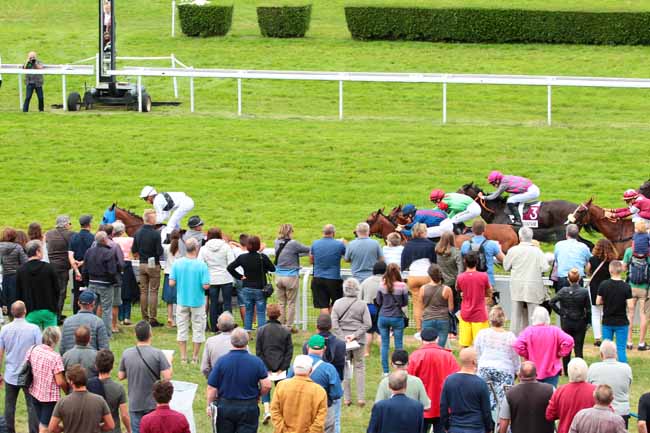 Photo d'arrivée de la course pmu PRIX COTE D'OPALE à CLAIREFONTAINE le Jeudi 4 août 2016