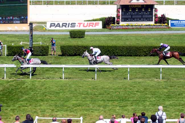 Photo d'arrivée de la course pmu PRIX DE LA PAQUINE à CLAIREFONTAINE le Samedi 6 août 2016
