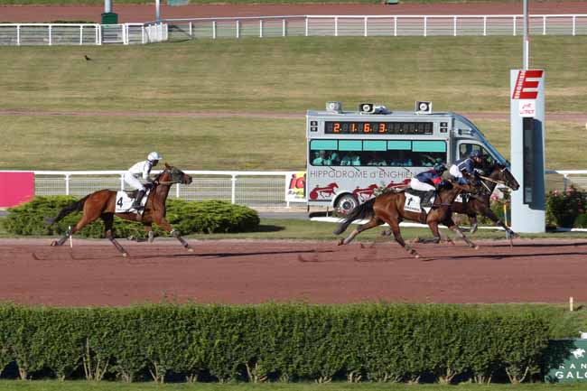 Photo d'arrivée de la course pmu PRIX DE LA PORTE DE PLAISANCE à ENGHIEN le Dimanche 7 août 2016