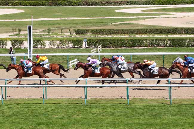 Photo d'arrivée de la course pmu PRIX DU MONT SAINT-MICHEL à DEAUVILLE le Mardi 9 août 2016
