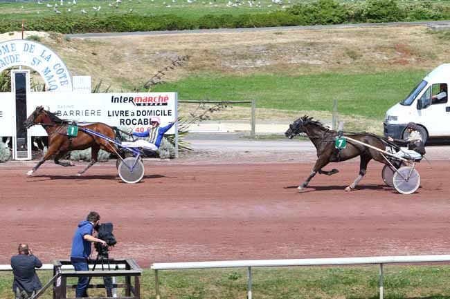 Photo d'arrivée de la course pmu PRIX DES THERMES MARINS DE SAINT-MALO à SAINT MALO le Mercredi 10 août 2016