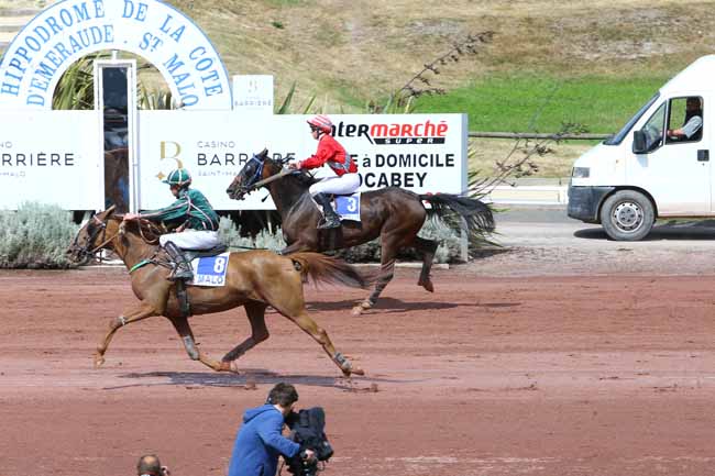 Photo d'arrivée de la course pmu PRIX DE LA VILLE DE SAINT-MALO à SAINT MALO le Mercredi 10 août 2016