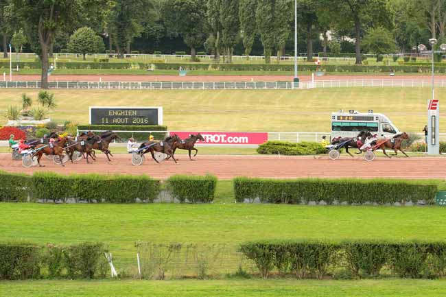Photo d'arrivée de la course pmu PRIX DE LA CONCORDE à ENGHIEN le Jeudi 11 août 2016