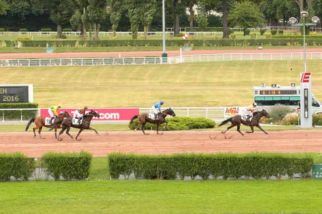 Photo d'arrivée de la course pmu PRIX DE LONDRES à ENGHIEN le Jeudi 11 août 2016