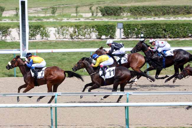 Photo d'arrivée de la course pmu PRIX DE VILLERVILLE à DEAUVILLE le Jeudi 11 août 2016