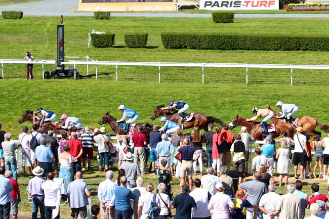 Photo d'arrivée de la course pmu PRIX LUTH ENCHANTEE à CLAIREFONTAINE le Vendredi 12 août 2016
