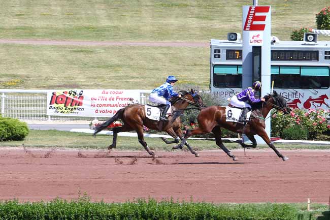 Photo d'arrivée de la course pmu PRIX DE LA PLACE VAUBAN à ENGHIEN le Samedi 13 août 2016