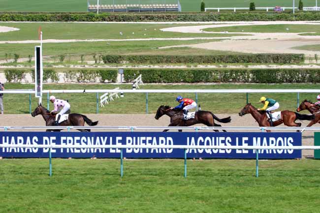 Photo d'arrivée de la course pmu PRIX DE L'AUGERON à DEAUVILLE le Dimanche 14 août 2016