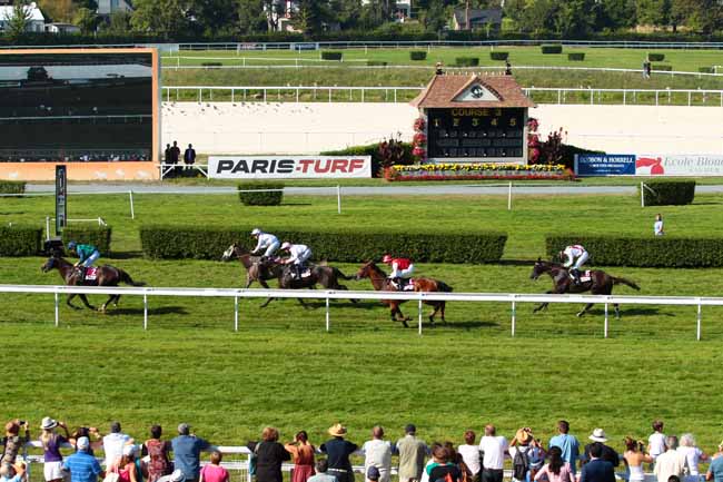 Photo d'arrivée de la course pmu PRIX DES HORTENSIAS à CLAIREFONTAINE le Mercredi 17 août 2016