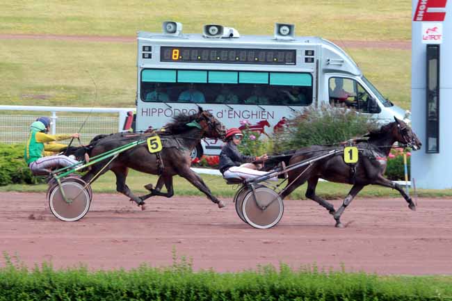 Photo d'arrivée de la course pmu PRIX DE LA PLAINE MONCEAU à ENGHIEN le Jeudi 18 août 2016