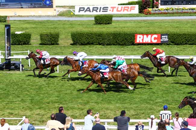 Photo d'arrivée de la course pmu PRIX DE LA COTE FLEURIE à CLAIREFONTAINE le Lundi 22 août 2016