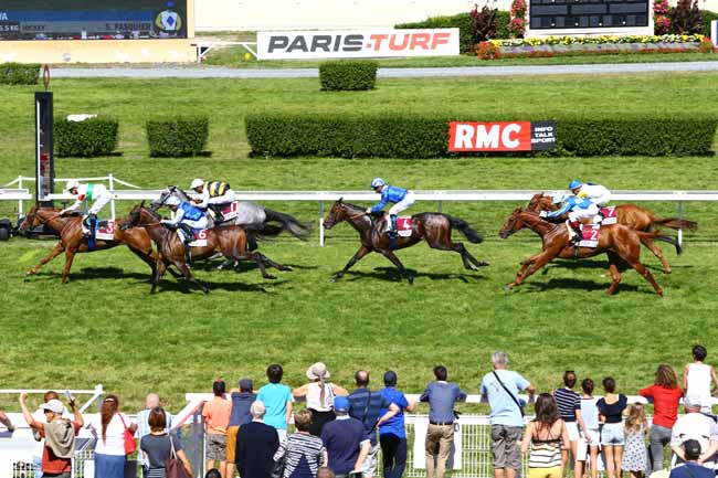 Photo d'arrivée de la course pmu PRIX RAMSIN à CLAIREFONTAINE le Lundi 22 août 2016