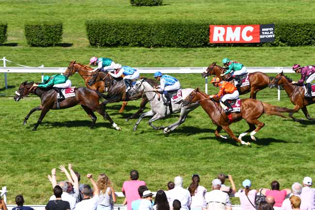 Photo d'arrivée de la course pmu GRAND PRIX DE CLAIREFONTAINE - 100% BACHELOT à CLAIREFONTAINE le Lundi 22 août 2016