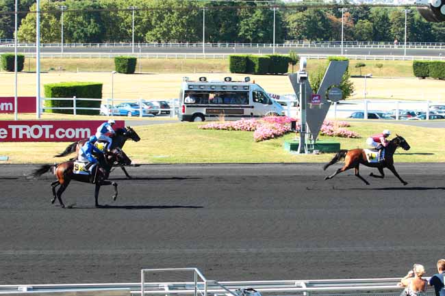 Photo d'arrivée de la course pmu PRIX D'EPERNAY à PARIS-VINCENNES le Mercredi 24 août 2016