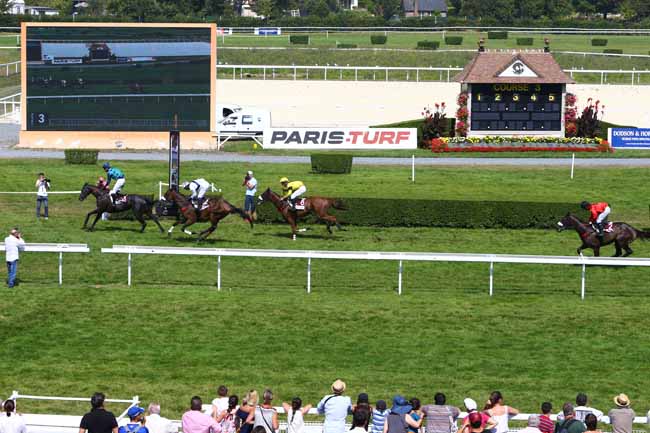 Photo d'arrivée de la course pmu PRIX DE LA VILLE DE TOURGEVILLE - PRIX PARIS-TURF à CLAIREFONTAINE le Jeudi 25 août 2016
