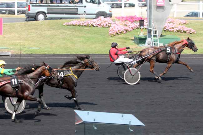 Photo d'arrivée de la course pmu PRIX DE SAINT-MANDE à PARIS-VINCENNES le Samedi 27 août 2016