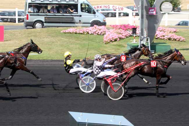 Photo d'arrivée de la course pmu PRIX DE LAGNY à PARIS-VINCENNES le Samedi 27 août 2016