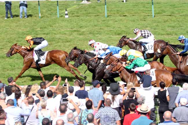 Photo d'arrivée de la course pmu PRIX HOTEL BARRIERE LE NORMANDY - DEAUVILLE à DEAUVILLE le Dimanche 28 août 2016