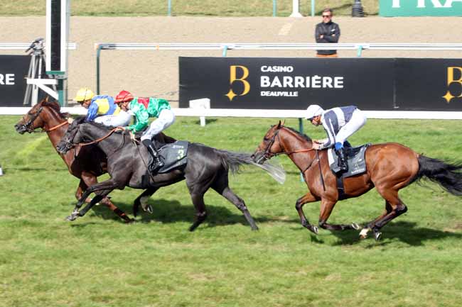 Photo d'arrivée de la course pmu PRIX LUCIEN BARRIERE - GRAND PRIX DE DEAUVILLE à DEAUVILLE le Dimanche 28 août 2016