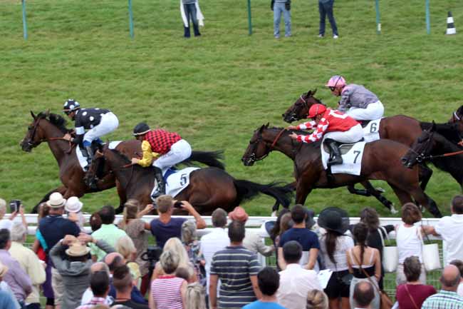 Photo d'arrivée de la course pmu PRIX QUINCEY BARRIERE à DEAUVILLE le Dimanche 28 août 2016