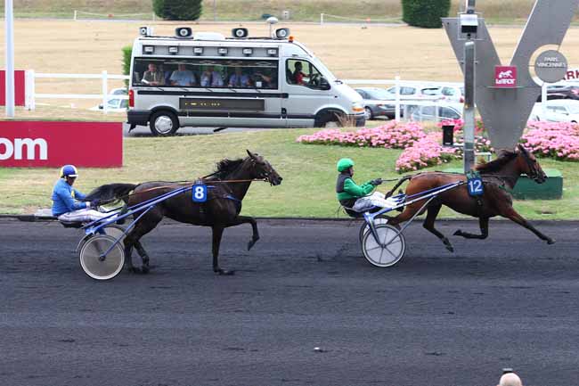 Photo d'arrivée de la course pmu PRIX D'AURILLAC à PARIS-VINCENNES le Lundi 29 août 2016