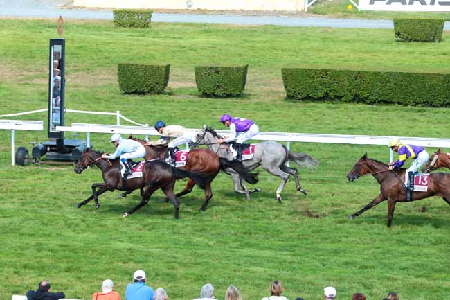 Photo d'arrivée de la course pmu PRIX DES COLCHIQUES à CLAIREFONTAINE le Mardi 30 août 2016