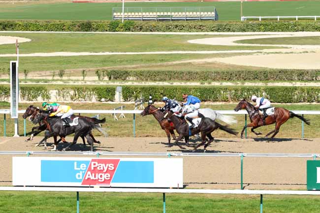 Photo d'arrivée de la course pmu PRIX DE FRESNEAUX à DEAUVILLE le Mercredi 31 août 2016
