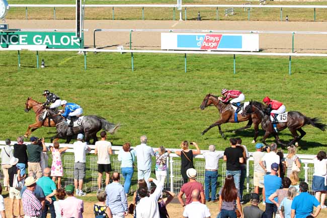 Photo d'arrivée de la course pmu PRIX DE LA RISLE à DEAUVILLE le Mercredi 31 août 2016