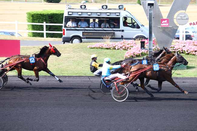 Photo d'arrivée de la course pmu PRIX DE FORMERIE à PARIS-VINCENNES le Mercredi 31 août 2016