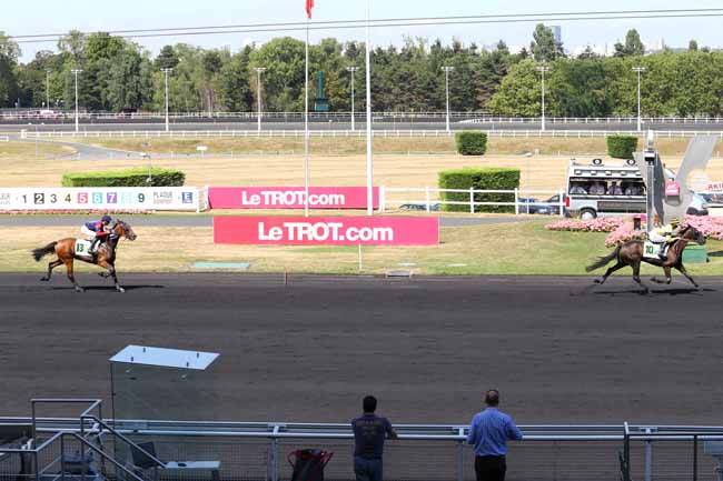 Photo d'arrivée de la course pmu PRIX DE ROCHEFORT-SUR-LOIRE à PARIS-VINCENNES le Jeudi 1 septembre 2016