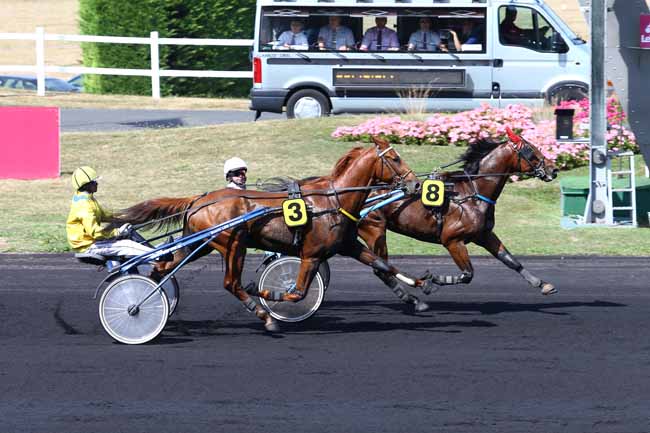 Photo d'arrivée de la course pmu PRIX DE L'ALLIER à PARIS-VINCENNES le Jeudi 1 septembre 2016