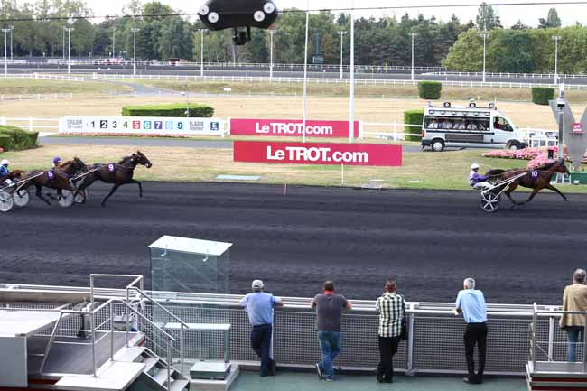 Photo d'arrivée de la course pmu PRIX JULES THIBAULT à PARIS-VINCENNES le Jeudi 1 septembre 2016