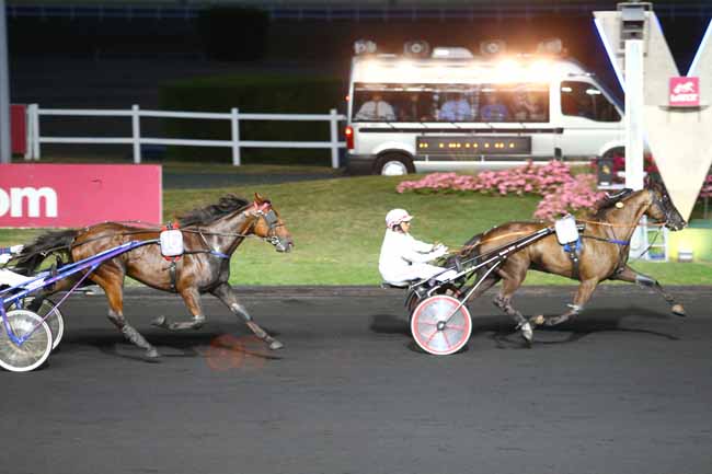 Photo d'arrivée de la course pmu PRIX LAMPETIA à PARIS-VINCENNES le Vendredi 2 septembre 2016